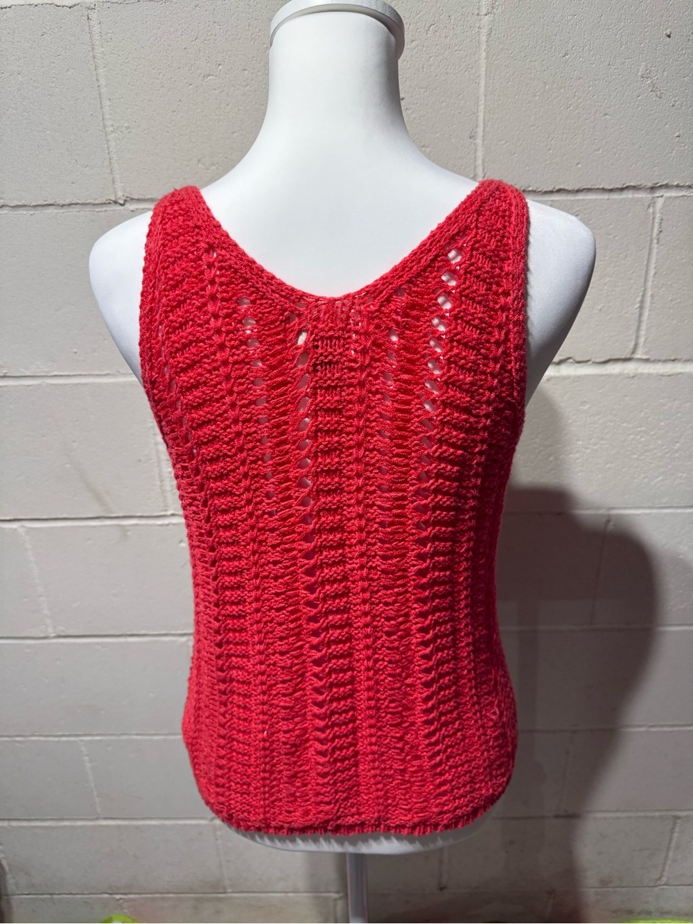 Universal Thread Red Crochet V-Neck Tank - Picture 2 of 3